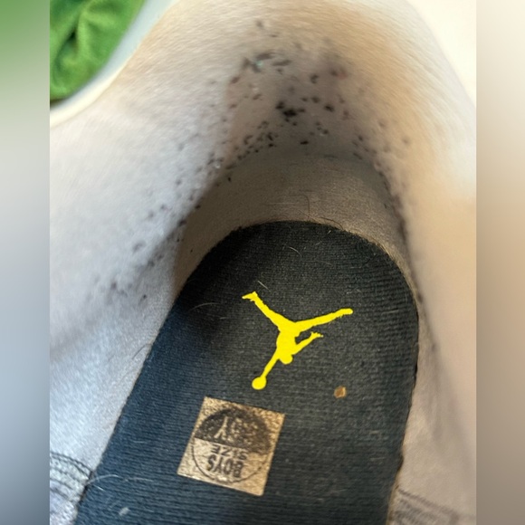 AIR JORDAN 12 RETRO LOW BG. Size 6.5Y. - Picture 9 of 10